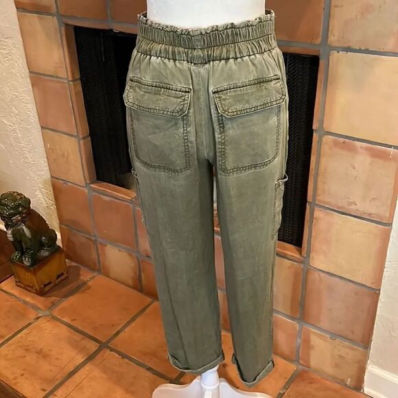 Free People olive green Summer’s Over cropped cargo pants, 2! - Picture 5 of 8